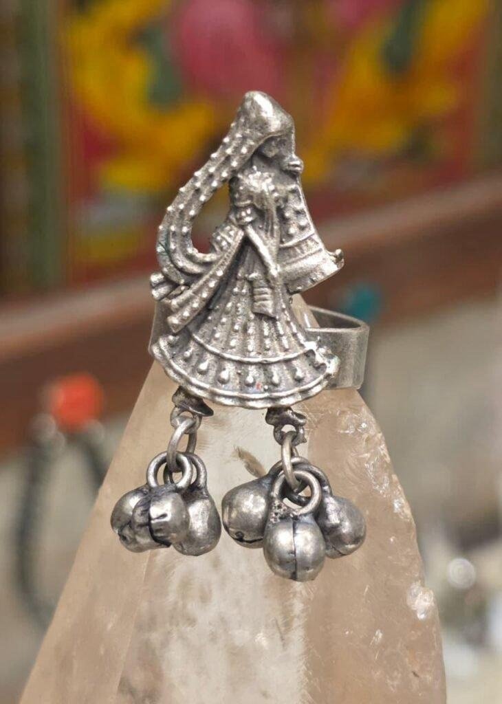 Lunara Modern Disc Ring (Style 5)